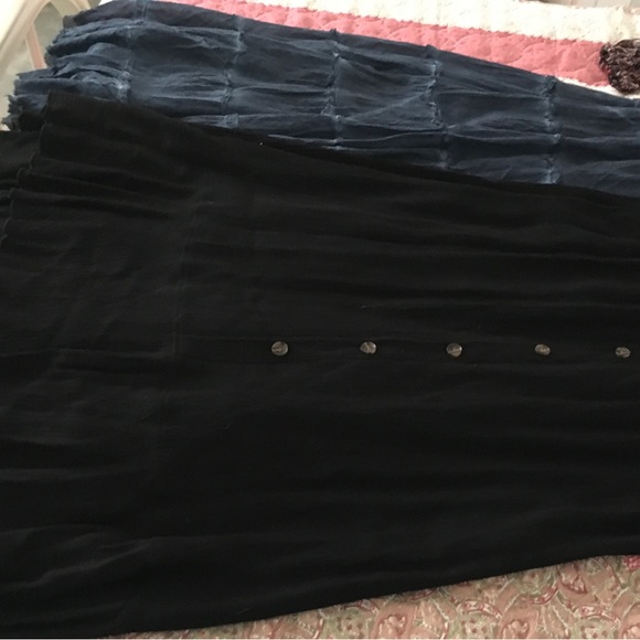 CLOSET CLOSING DEAL‼️ 2 skirt BUNDLE w/BONUS TOP‼️ - Picture 6 of 6